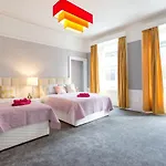 Stunning 2-Bed Apartment In Central Edinburgh
